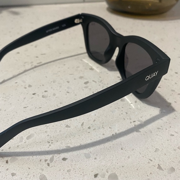 NWOT Quay After Hours Sunnies - Picture 4 of 4